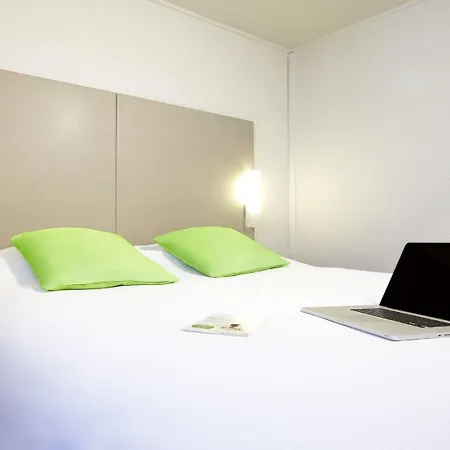 Campanile Sud - Pont De L'arc Hotel 3*