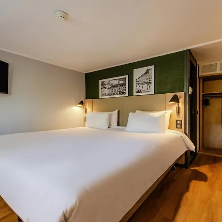Hotel Campanile Sud - Pont De L'arc 3*