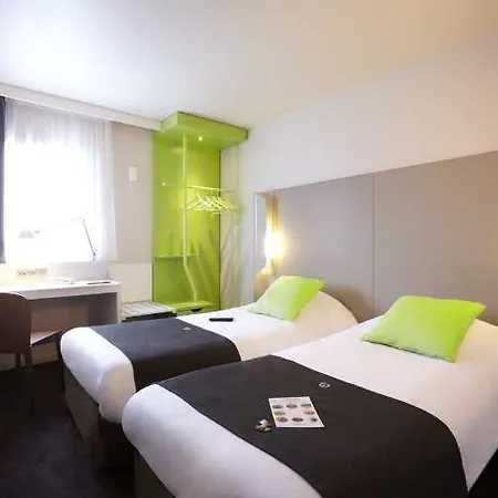 Hotel Campanile Sud - Pont De L'arc 3*